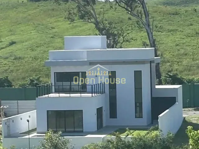 Casa com 419m² 3 quartos e 4 banheiros, à venda, no bairro Parque Ipiranga em Resende