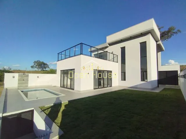 Casa com 419m² 3 quartos e 4 banheiros, à venda, no bairro Parque Ipiranga em Resende