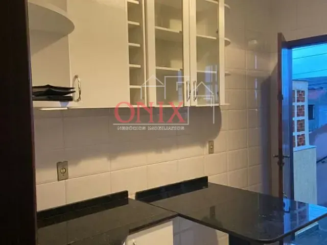 Casa com 187m² 3 quartos e 2 banheiros, à venda, no bairro Vila Suissa em Mogi das Cruzes