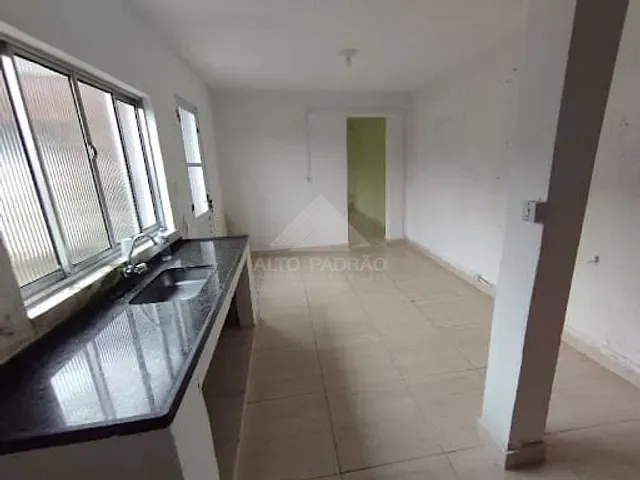 Casa com 365m² 3 quartos e 2 banheiros, à venda, no bairro Parque das Américas em Mauá