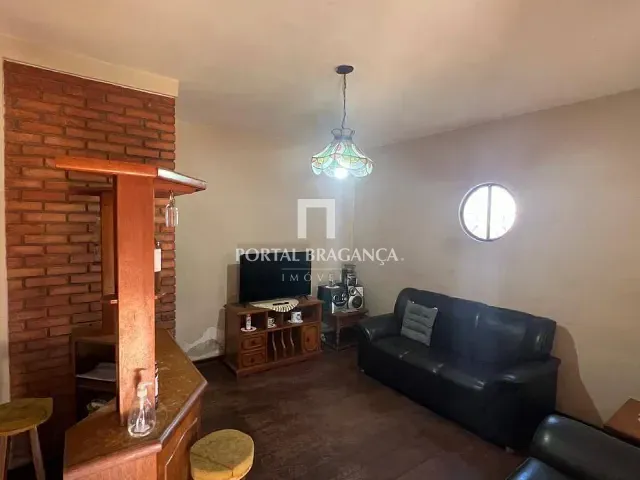 Casa com 250m² 3 quartos e 3 banheiros, à venda, no bairro Jardim das Laranjeiras em Bragança Paulista