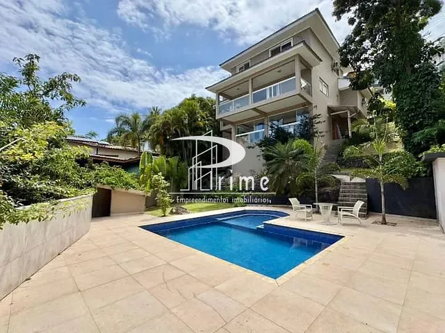 Casa com 750m² 4 quartos e 8 banheiros, à venda, no bairro Piratininga em Niterói