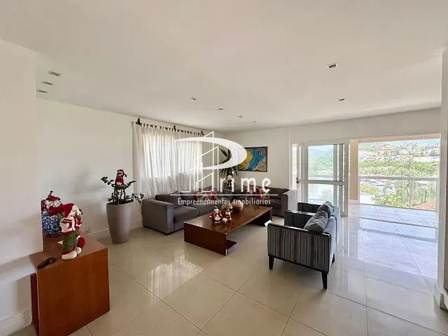 Casa com 750m² 4 quartos e 8 banheiros, à venda, no bairro Piratininga em Niterói