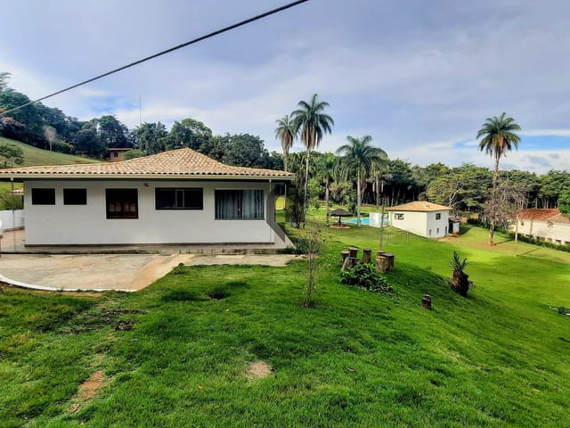Casa com 9200m² 4 quartos e 3 banheiros, à venda, no bairro Condomínio Nossa Fazenda em Não informado