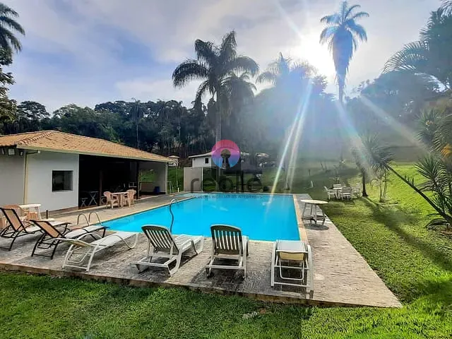 Casa com 9200m² 4 quartos e 3 banheiros, à venda, no bairro Condomínio Nossa Fazenda em Não informado