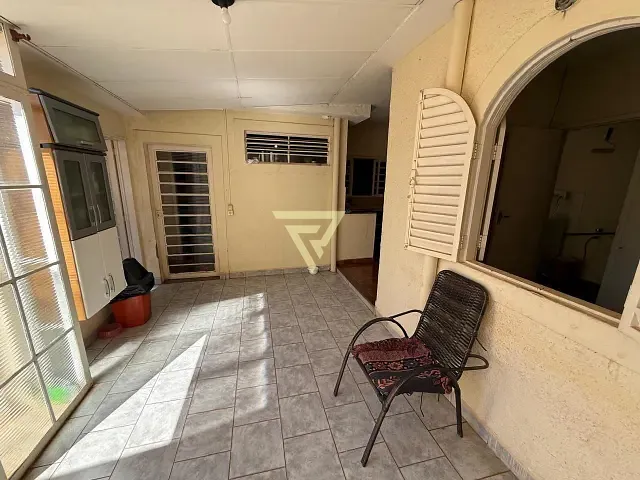 Casa com 250m² 5 quartos e 3 banheiros, à venda, no bairro Independência em Ribeirão Preto