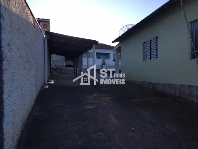 Casa com 816m² 2 quartos e 1 banheiro, à venda, no bairro Vila Camargo em Andradas