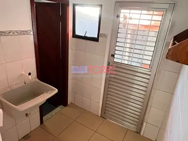 Casa 3 quartos e 2 banheiros, para alugar, no bairro Jardim Savóia em Ilhéus