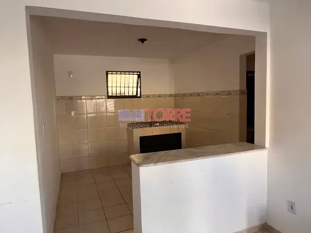 Casa 3 quartos e 2 banheiros, para alugar, no bairro Jardim Savóia em Ilhéus