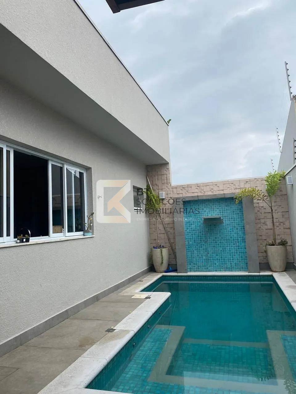 Casa, 4 quartos, 214 m² - Foto 1