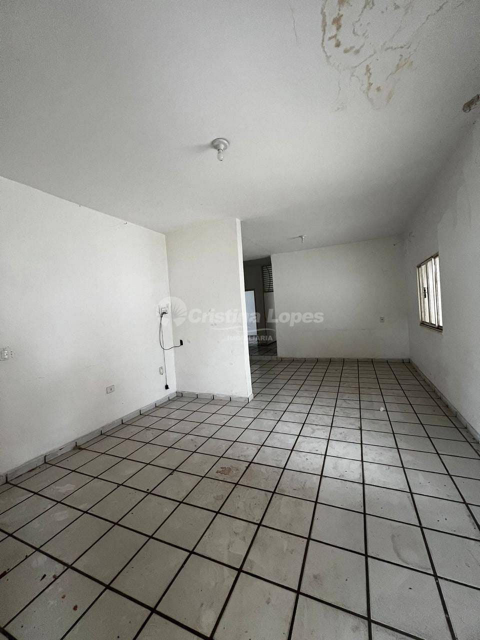 Casa à venda com 6 quartos, 298m² - Foto 2
