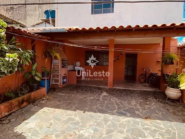 Casa 10 quartos e 7 banheiros, à venda, no bairro Nova Vista em Sabará