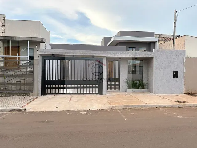 Casa com 250m² 3 quartos e 2 banheiros, à venda, no bairro Centro em Rolândia