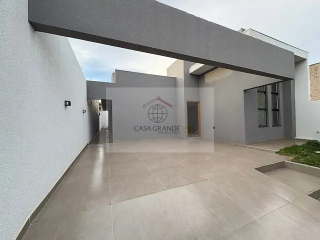 Casa com 250m² 3 quartos e 2 banheiros, à venda, no bairro Centro em Rolândia