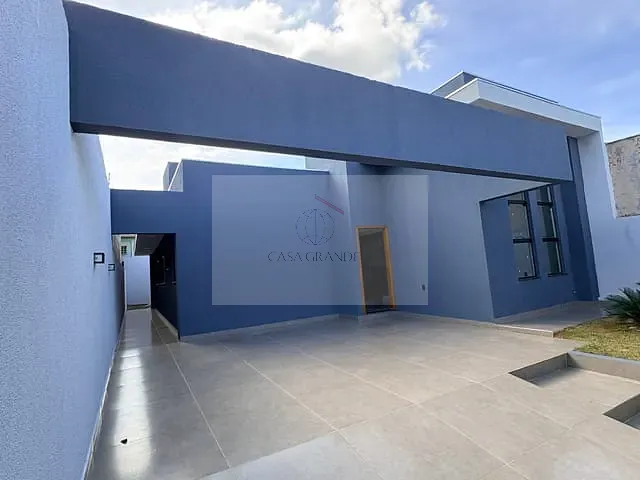 Casa com 250m² 3 quartos e 2 banheiros, à venda, no bairro Centro em Rolândia
