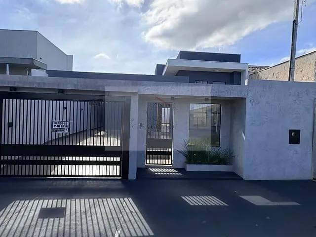 Casa com 250m² 3 quartos e 2 banheiros, à venda, no bairro Centro em Rolândia