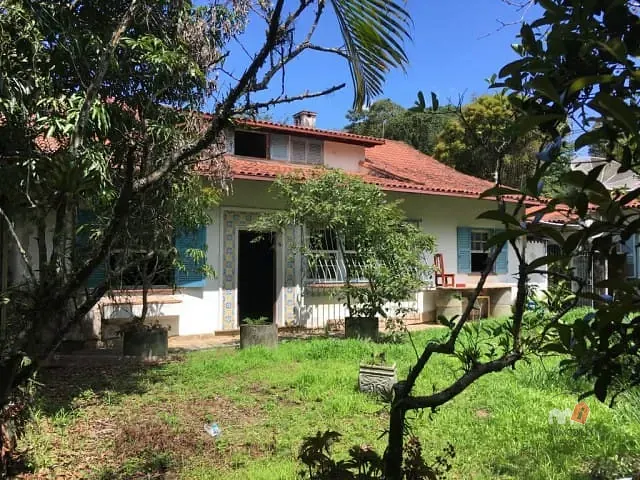 Casa com 1788m², à venda, no bairro Itaipava em Petrópolis