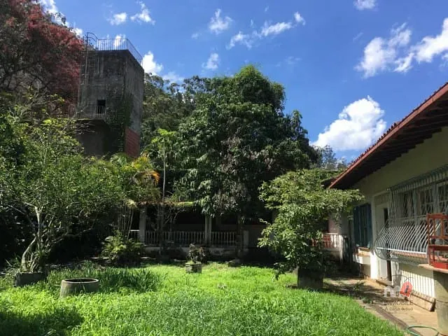 Casa com 1788m², à venda, no bairro Itaipava em Petrópolis