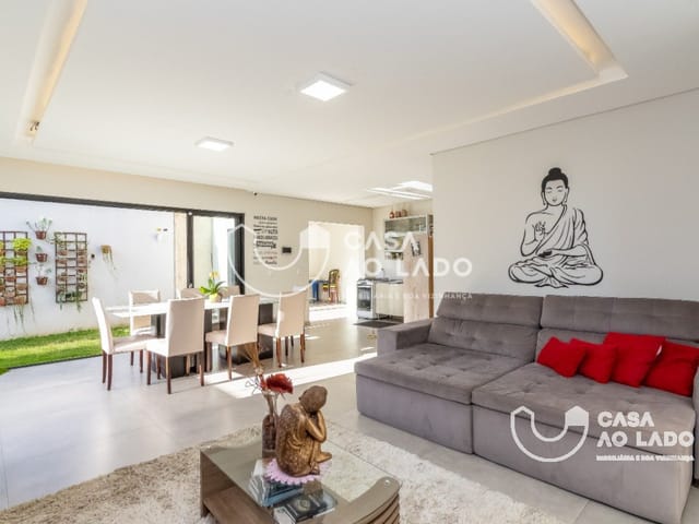 Casa 4 quartos e 4 banheiros, à venda, no bairro Uberaba em Curitiba