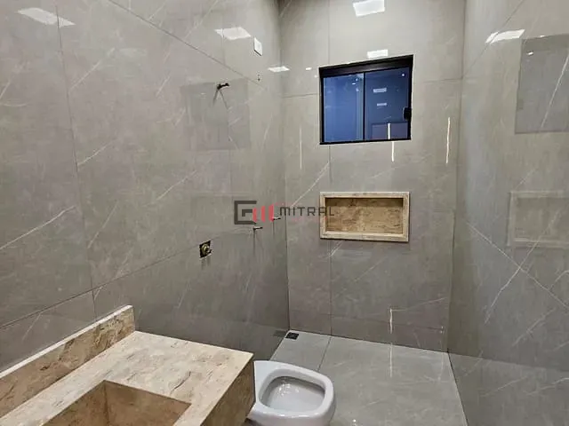 Casa com 180m² 3 quartos e 2 banheiros, à venda, no bairro Parque Residencial Joaquim Toledo Piza em Londrina