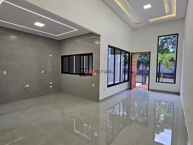 Casa com 180m² 3 quartos e 2 banheiros, à venda, no bairro Parque Residencial Joaquim Toledo Piza em Londrina
