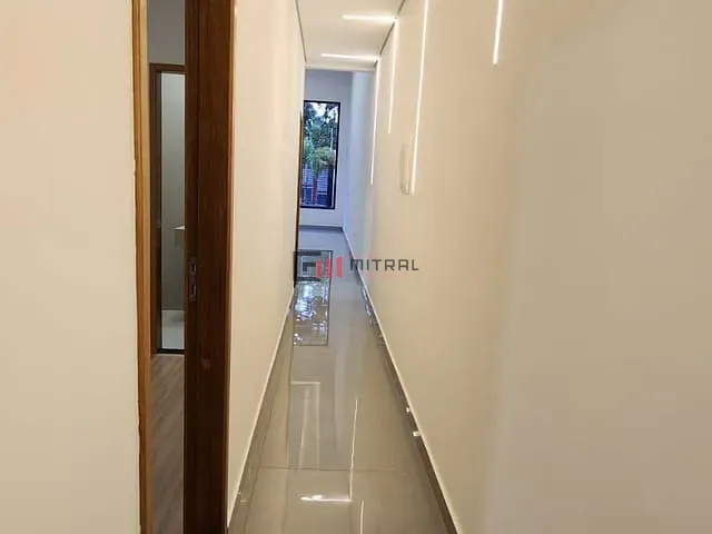 Casa com 180m² 3 quartos e 2 banheiros, à venda, no bairro Parque Residencial Joaquim Toledo Piza em Londrina