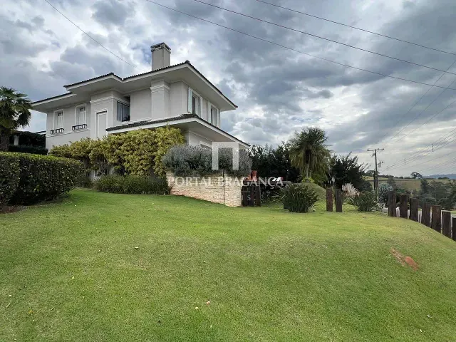 Casa com 1840m² 4 quartos e 5 banheiros, à venda, no bairro Condomínio Jardim das Palmeiras em Bragança Paulista