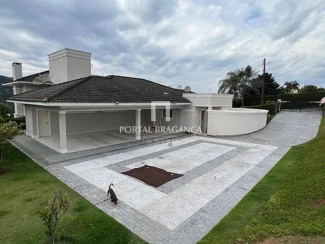 Casa com 1840m² 4 quartos e 5 banheiros, à venda, no bairro Condomínio Jardim das Palmeiras em Bragança Paulista