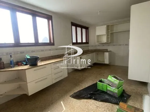 Casa com 450m² 5 quartos e 4 banheiros, à venda, no bairro Camboinhas em Niterói