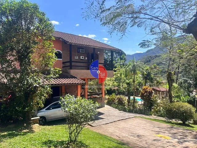 Casa com 2290m² 6 quartos e 6 banheiros, à venda, no bairro Caneca Fina em Guapimirim