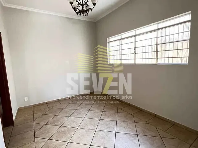 Casa com 330m² 4 quartos e 2 banheiros, à venda, no bairro Vila São João da Boa Vista em Bauru