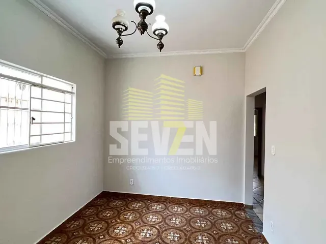 Casa com 330m² 4 quartos e 2 banheiros, à venda, no bairro Vila São João da Boa Vista em Bauru