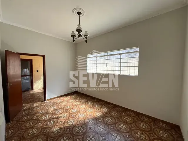 Casa com 330m² 4 quartos e 2 banheiros, à venda, no bairro Vila São João da Boa Vista em Bauru