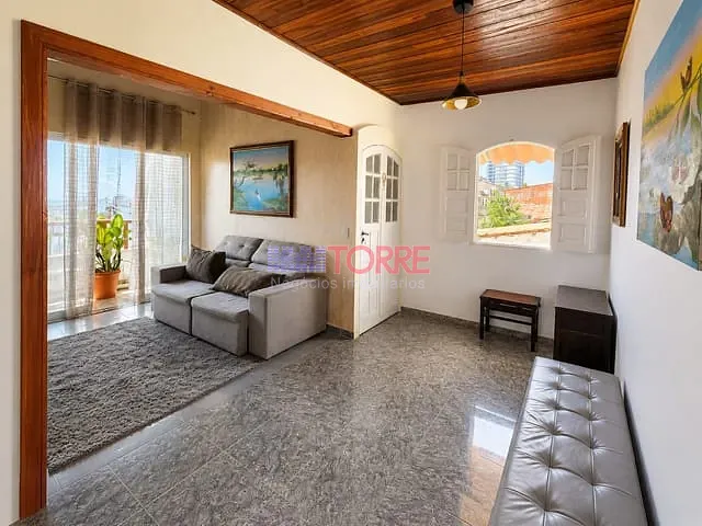 Casa com 336m² 7 quartos e 3 banheiros, à venda, no bairro Hernani Sá em Ilhéus