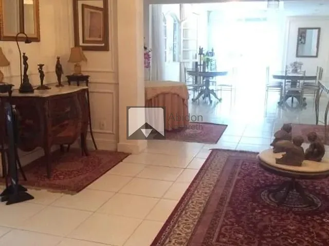 Casa com 400m² 3 quartos e 4 banheiros, à venda, no bairro São Francisco em Niterói