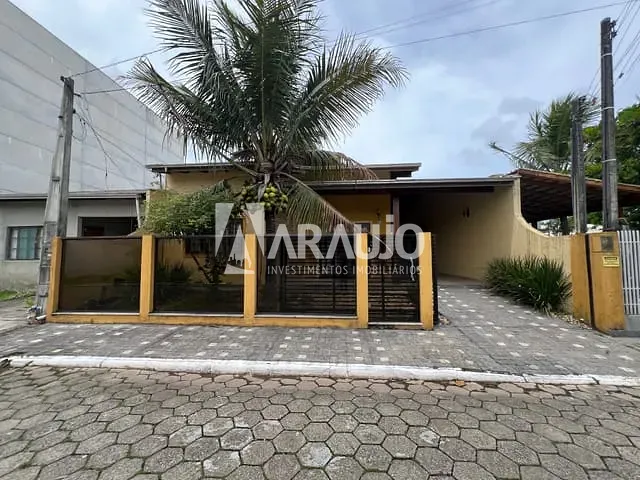 Casa com 276m² 2 quartos e 2 banheiros, à venda, no bairro Cordeiros em Itajaí
