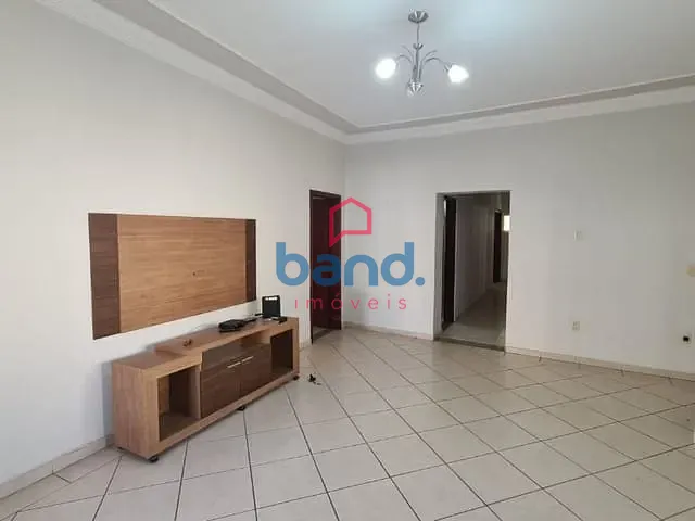 Casa com 289m² 3 quartos e 3 banheiros, à venda, no bairro Centro em Porto Feliz
