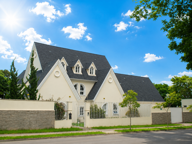 Casa com 1500m² 4 quartos e 7 banheiros, à venda, no bairro Jardim Schaffer em Curitiba
