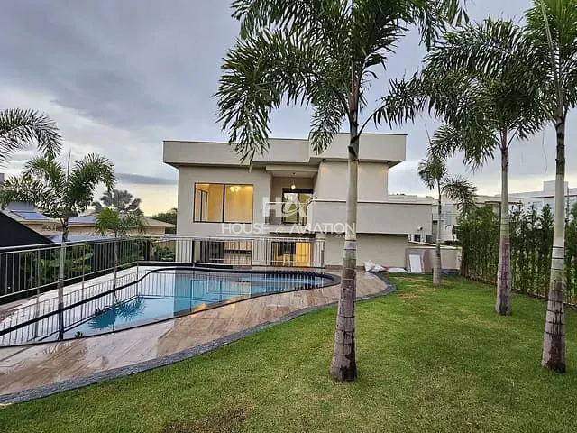Casa com 639m² 4 quartos e 6 banheiros, à venda, no bairro Condomínio do Lago 1ª Etapa em Goiânia