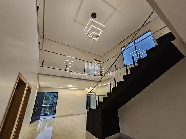 Casa com 639m² 4 quartos e 6 banheiros, à venda, no bairro Condomínio do Lago 1ª Etapa em Goiânia