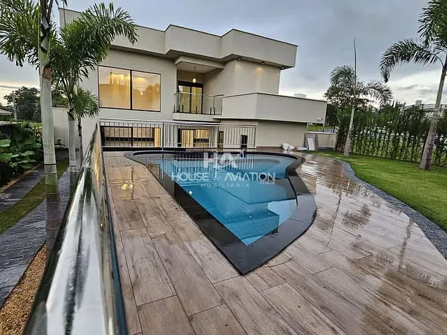 Casa com 639m² 4 quartos e 6 banheiros, à venda, no bairro Condomínio do Lago 1ª Etapa em Goiânia