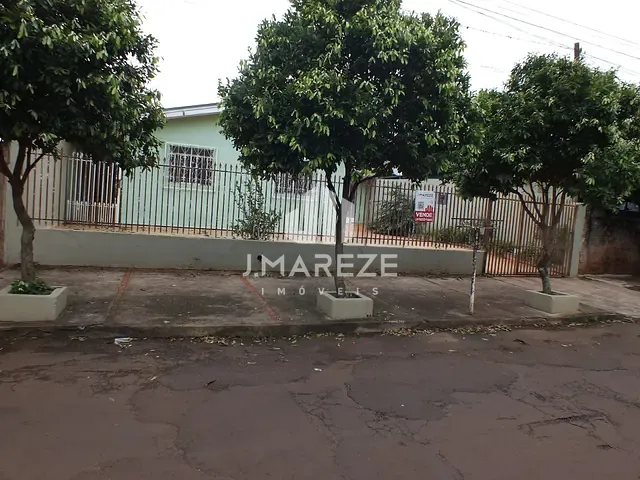 Casa 3 quartos e 2 banheiros, à venda, no bairro Vila Shangri-La em Apucarana