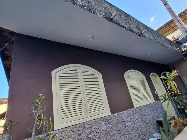 Casa 4 quartos e 2 banheiros, à venda, no bairro Vila Reis em Cataguases