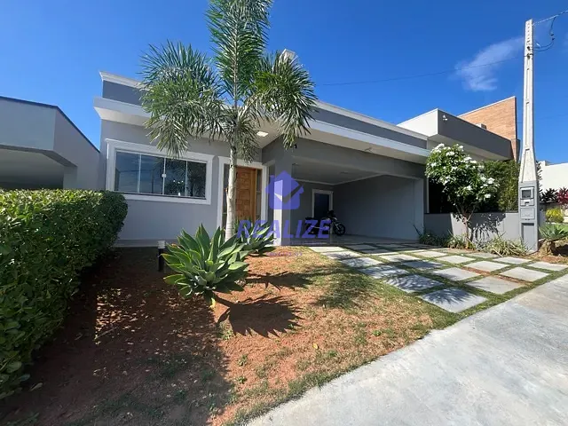 Casa com 250m² 3 quartos e 4 banheiros, à venda, no bairro Lívia III em Botucatu