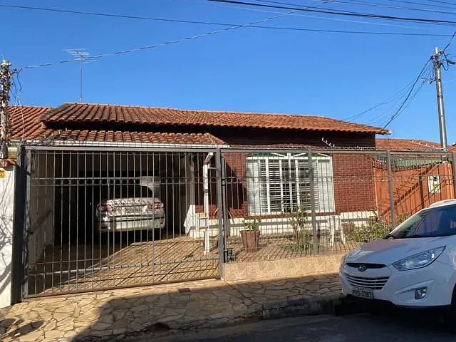 Casa com 238m² 3 quartos e 1 banheiro, à venda, no bairro Pinheirinho em Itajubá