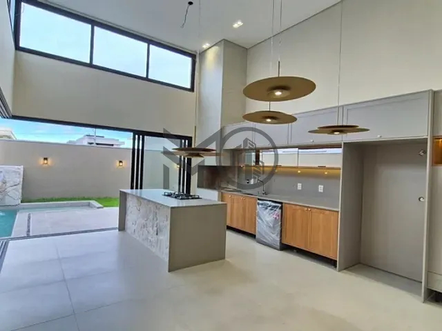 Casa com 300m² 4 quartos e 6 banheiros, à venda, no bairro Morada dos Nobres em Cuiabá