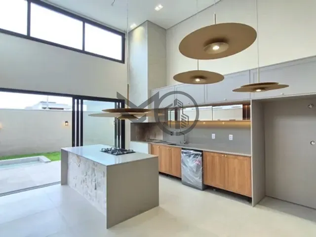 Casa com 300m² 4 quartos e 6 banheiros, à venda, no bairro Morada dos Nobres em Cuiabá