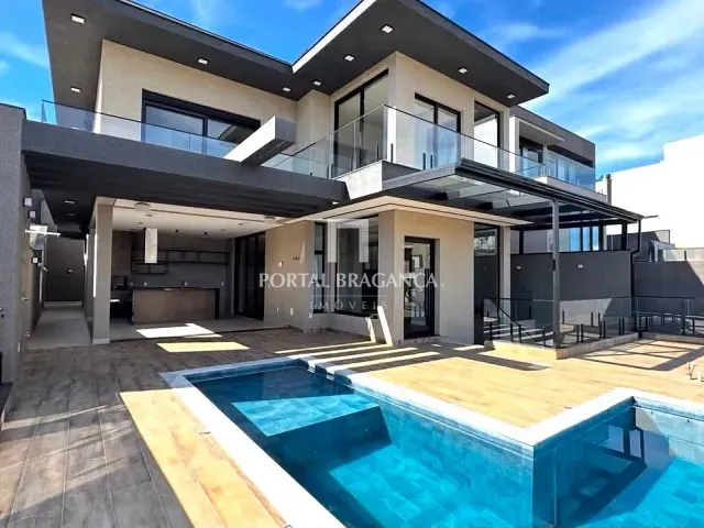 Casa com 496m² 4 quartos e 6 banheiros, à venda, no bairro Condomínio Vale das Águas em Bragança Paulista