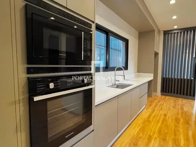 Casa com 496m² 4 quartos e 6 banheiros, à venda, no bairro Condomínio Vale das Águas em Bragança Paulista