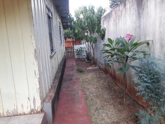 Foto do Terreno - Terreno Comercial com 348m², com 1 casa em madeira com 3 dormitórios à venda - Vila Casoni - Londrina/PR | Aurora Imobi